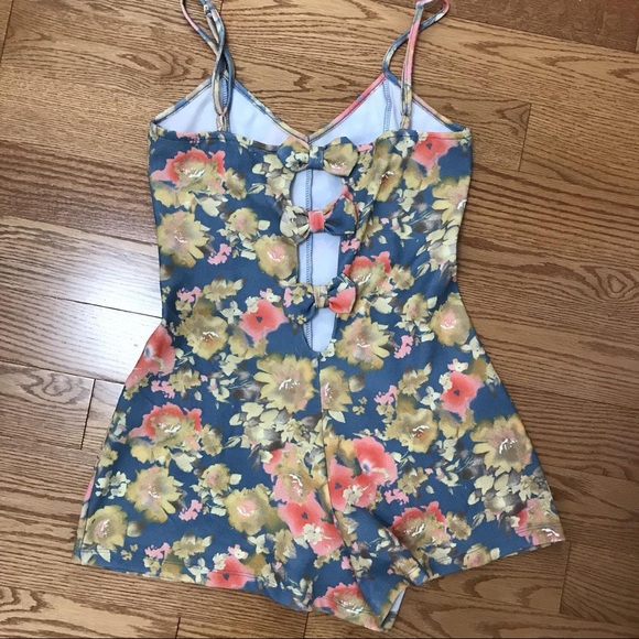 AMERICAN RAG BOW BACK FLORAL ROMPER - Picture 9 of 9